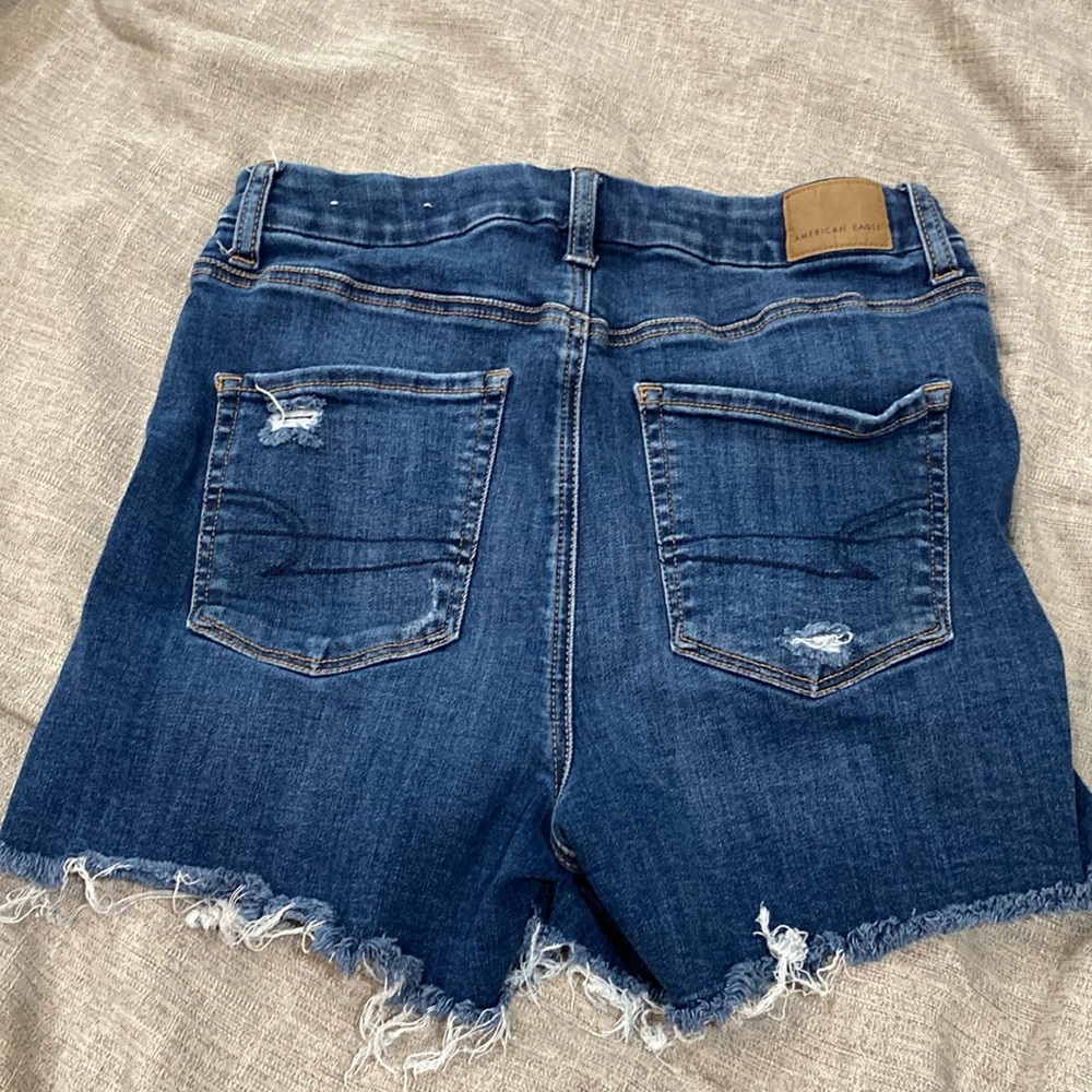 Women’s American eagle shorts.